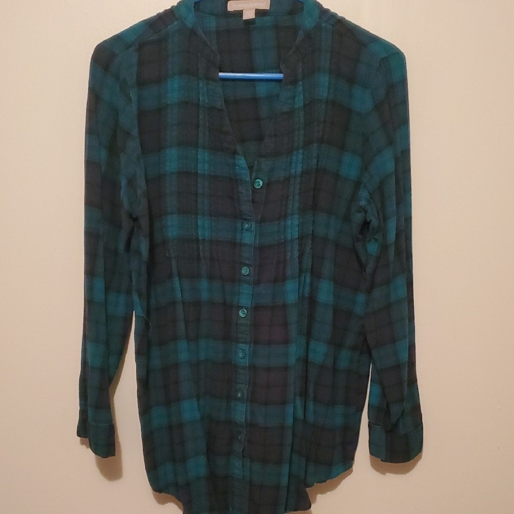 Plaid Button-Up Shirt in Green and Black